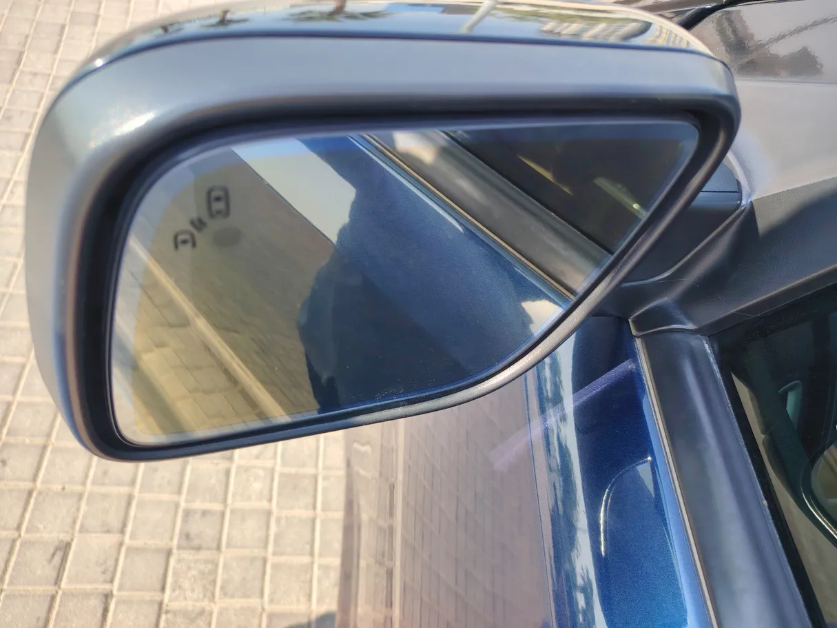 Car image 29