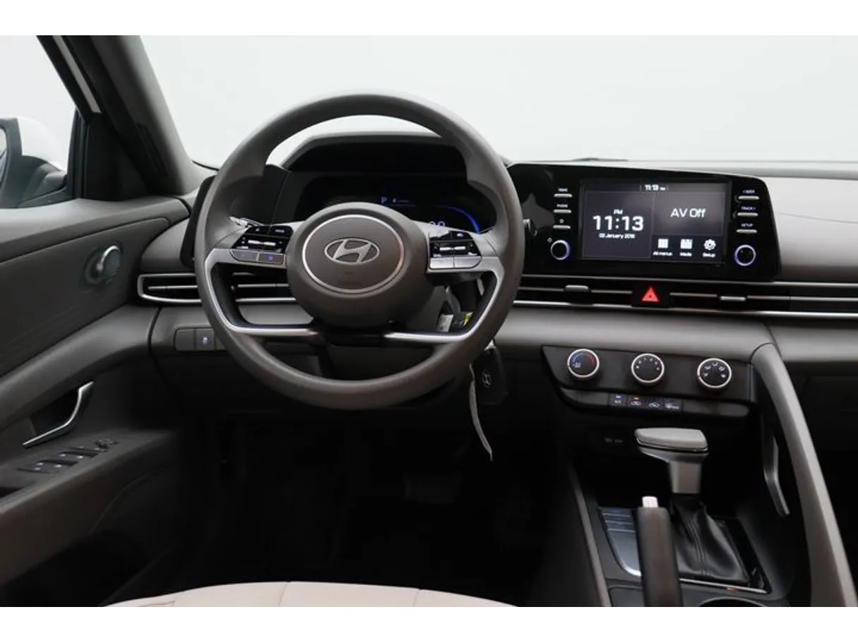 Car image 15