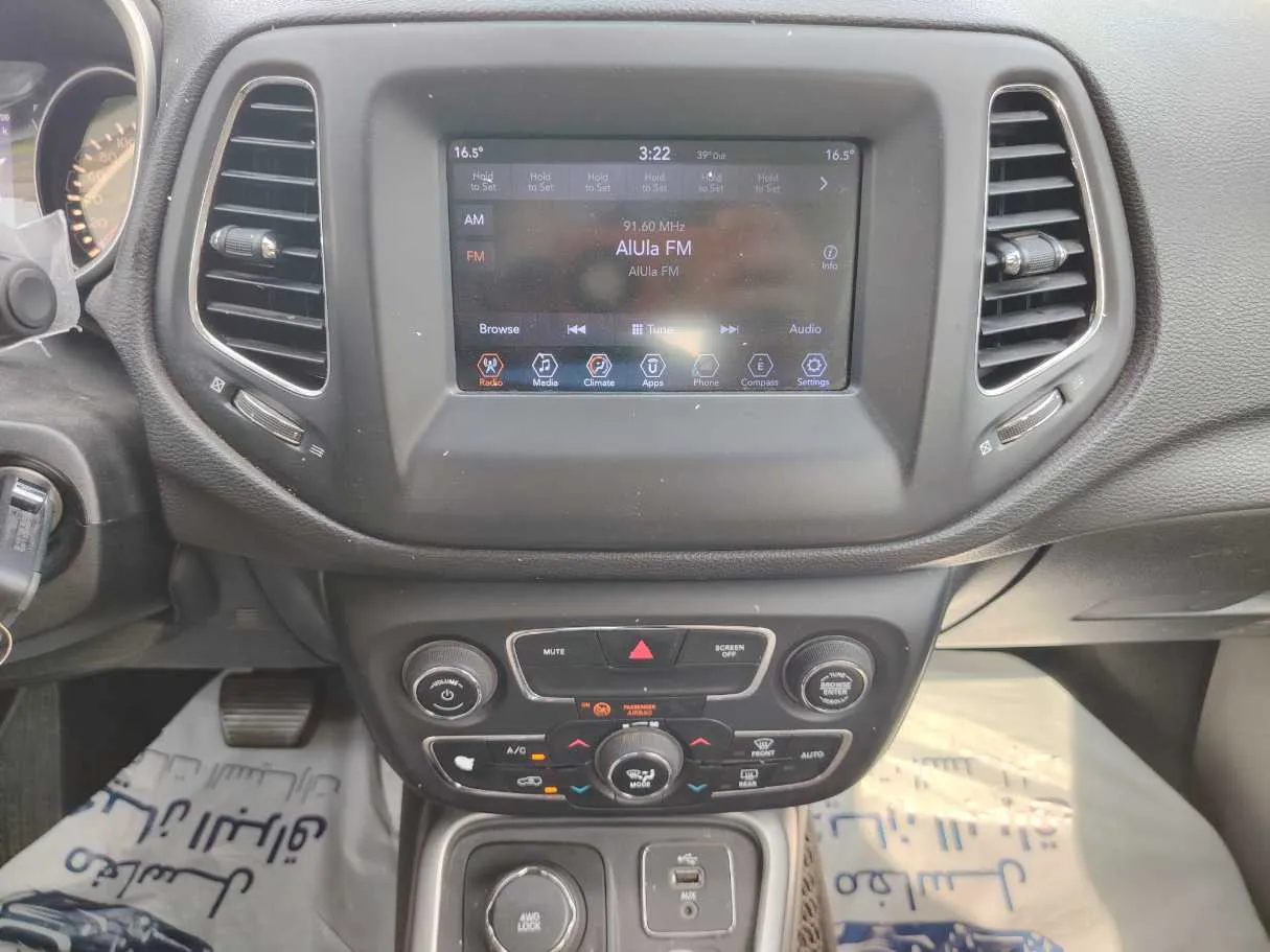 Car image 21