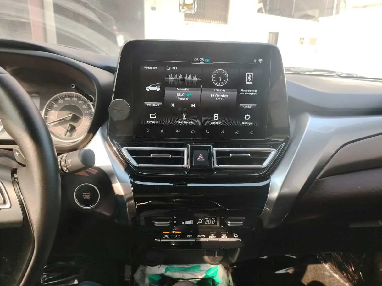 Car image 25