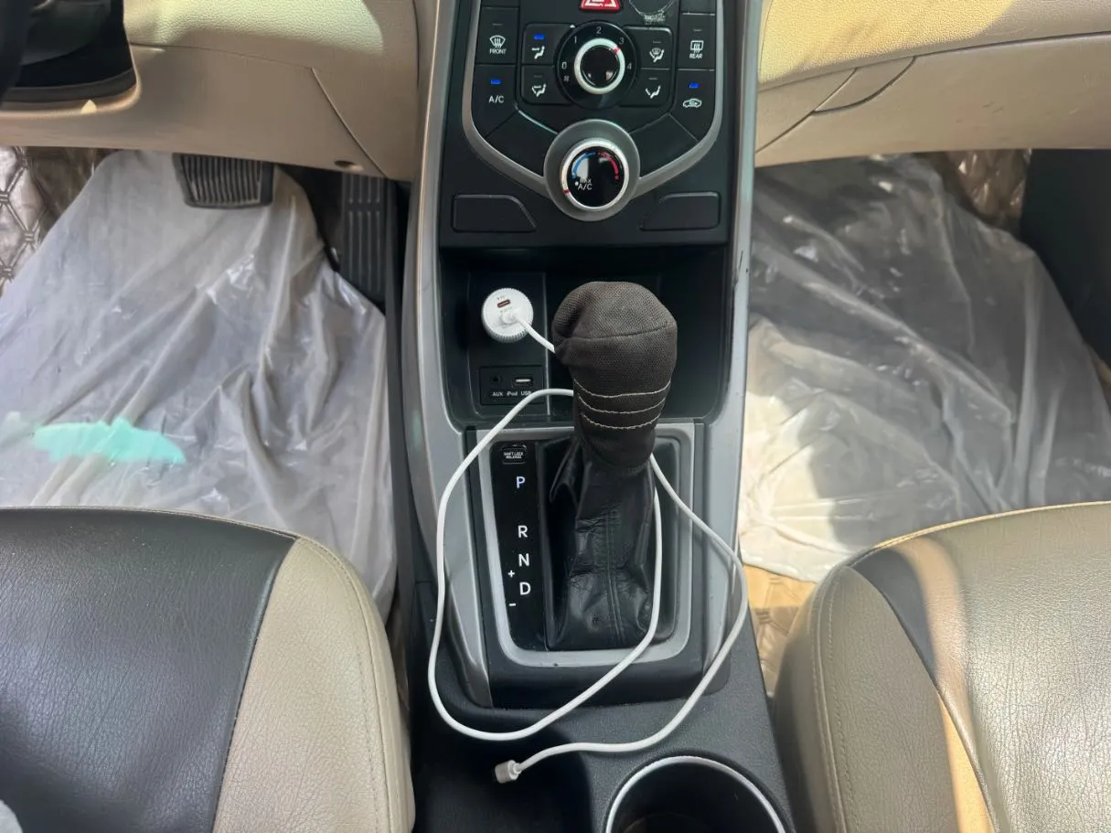 Car image 15