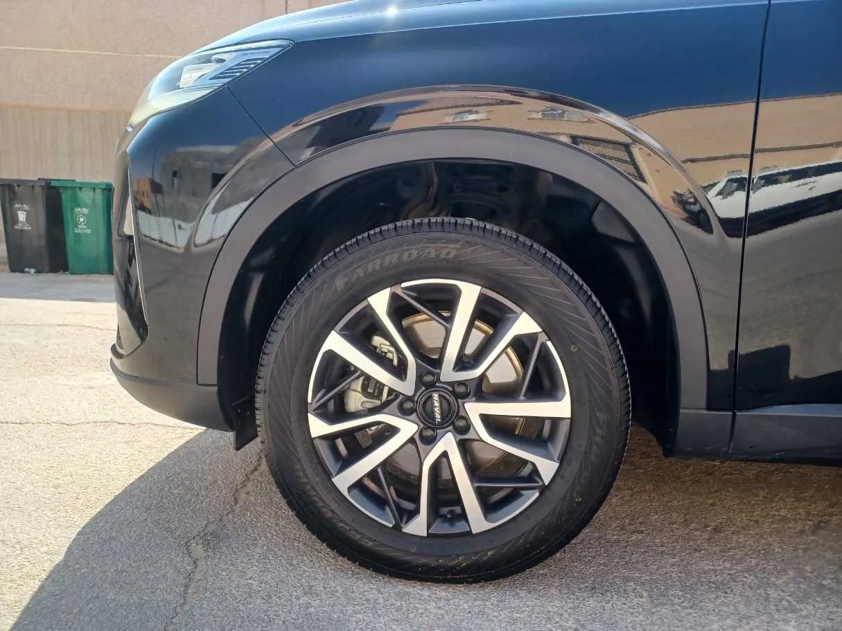 Car image 9