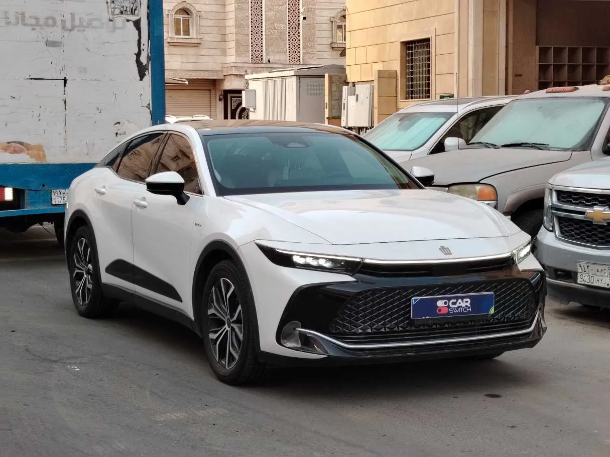 Car image 3
