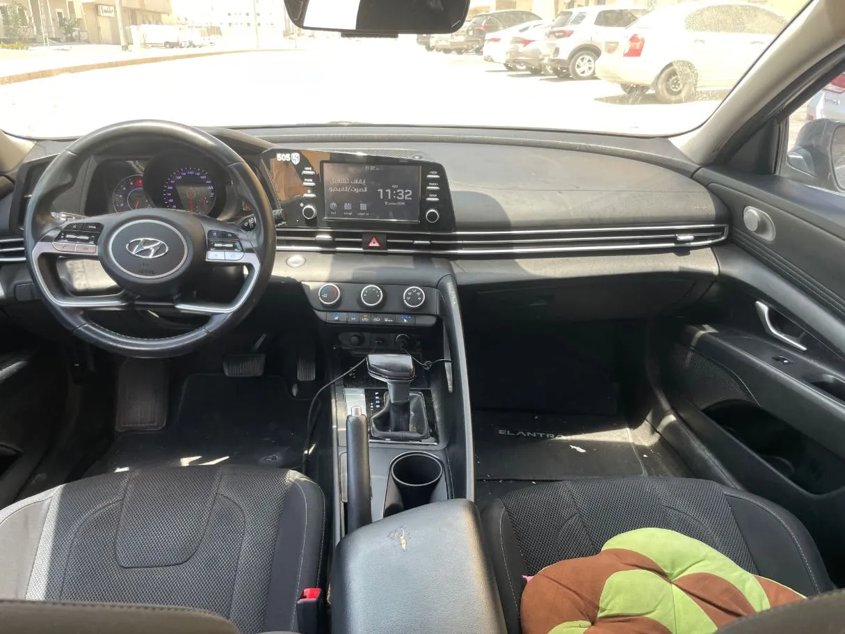 Car image 18