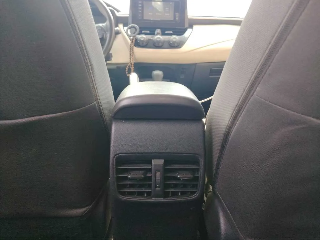 Car image 26