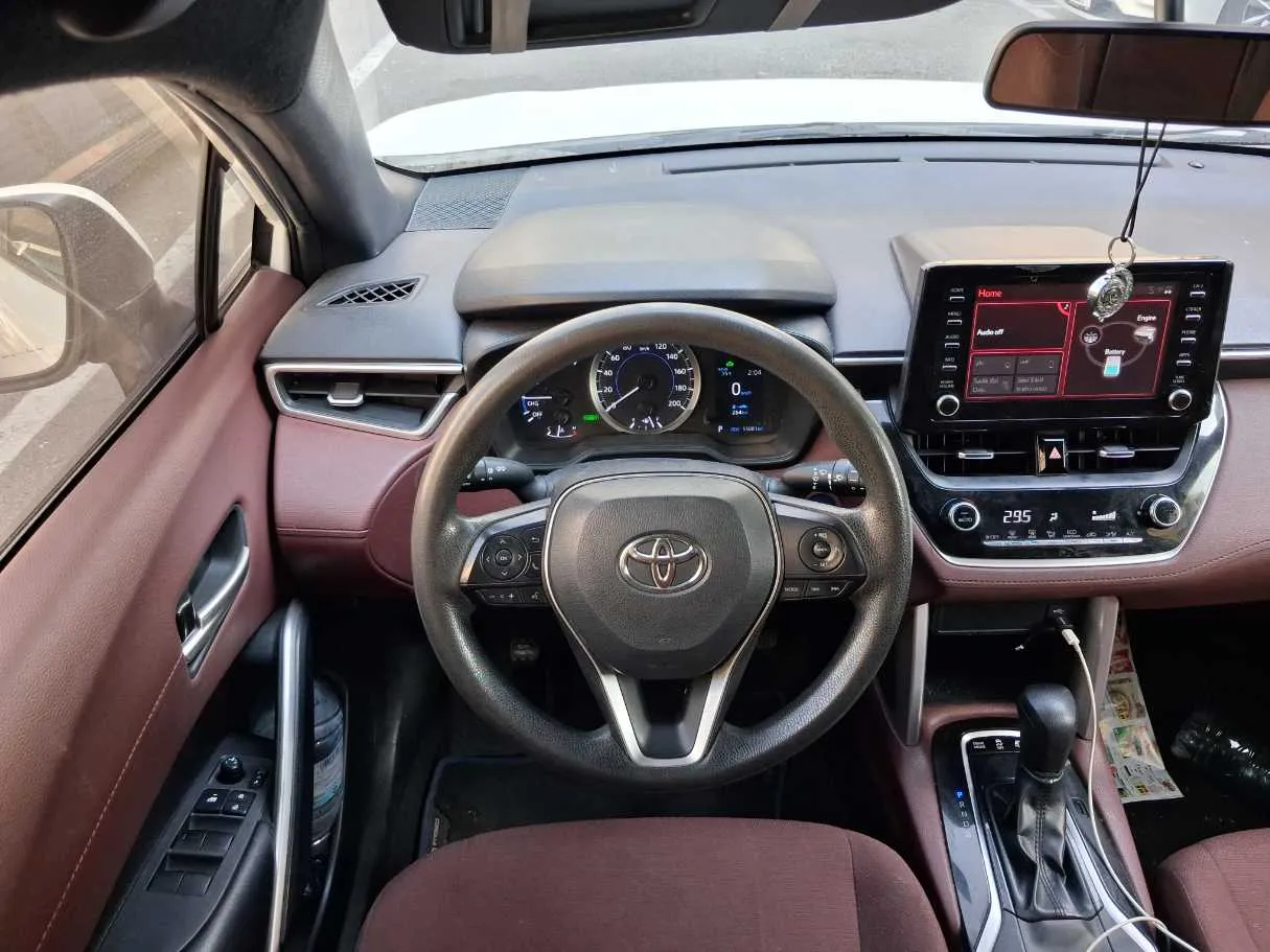 Car image 18