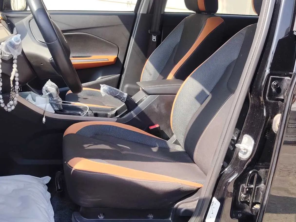 Car image 11