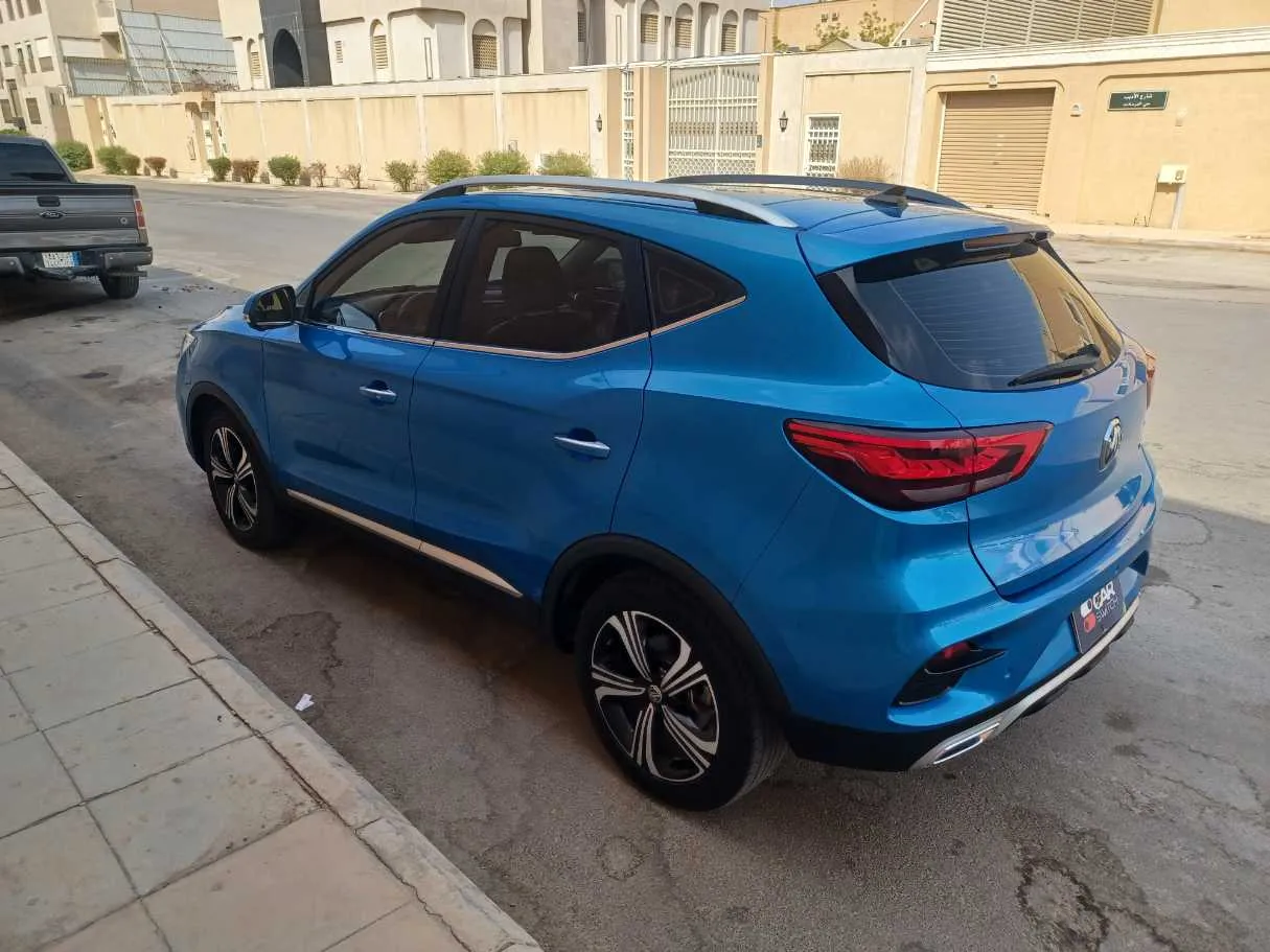 Car image 7