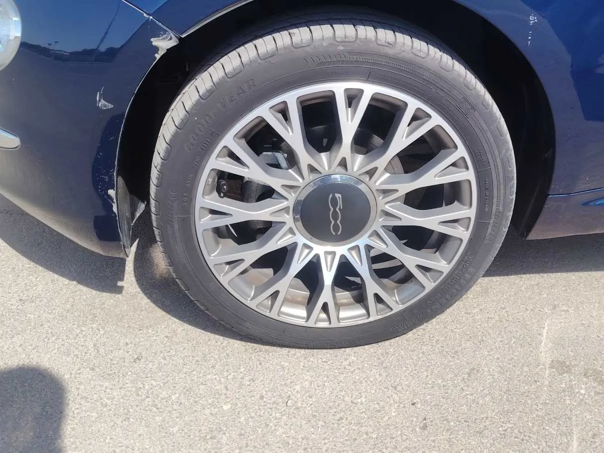 Car image 10