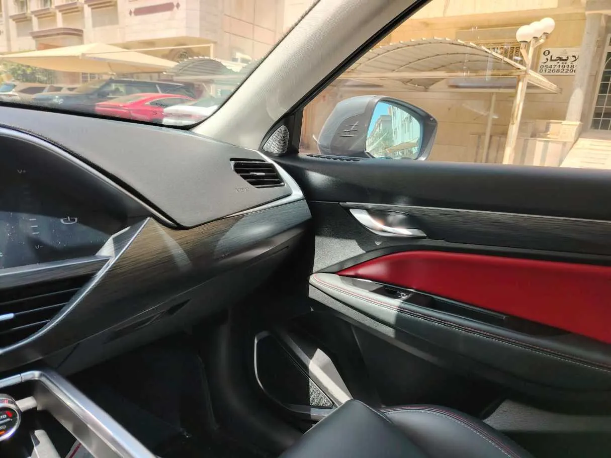 Car image 35