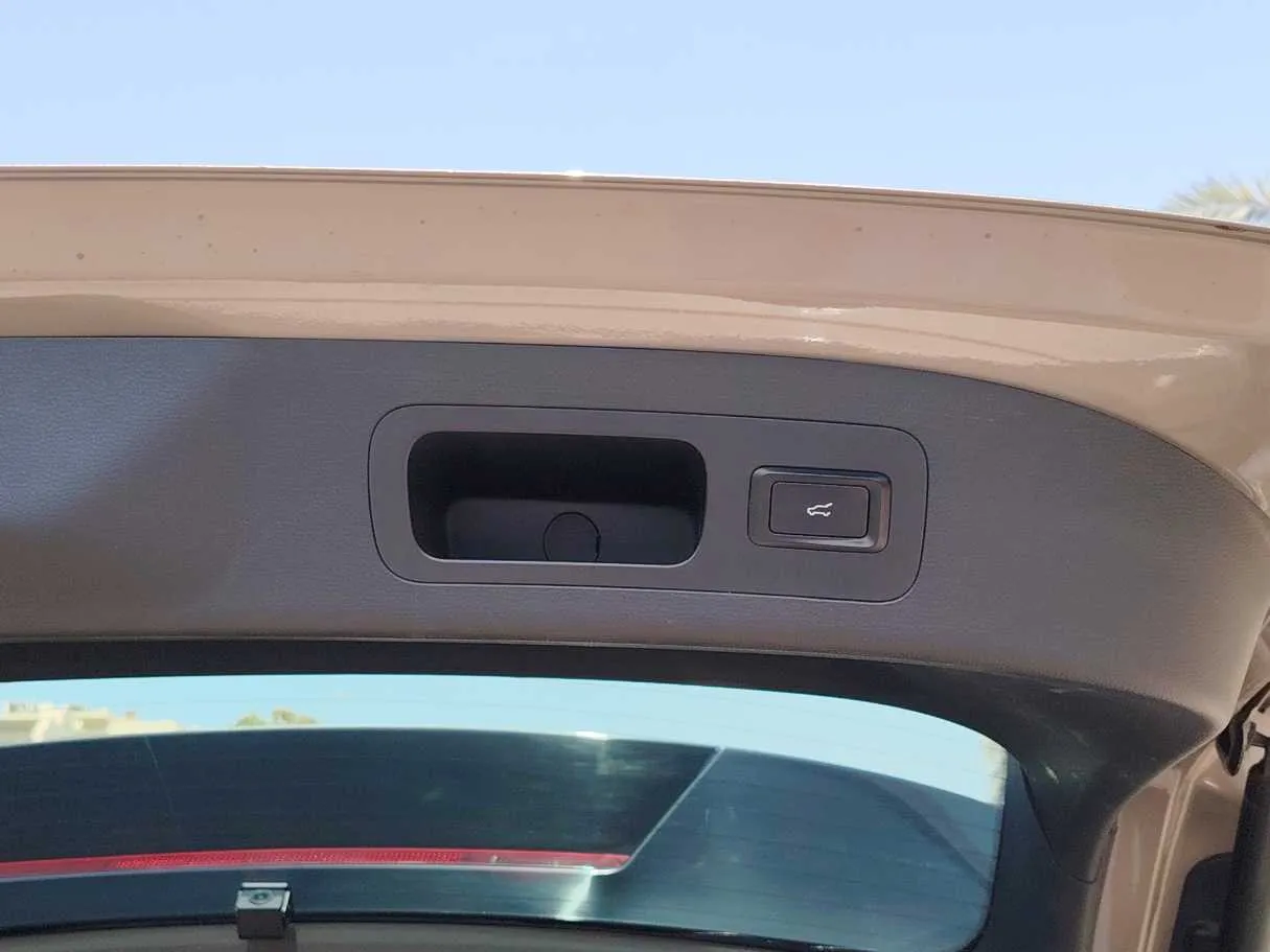 Car image 33