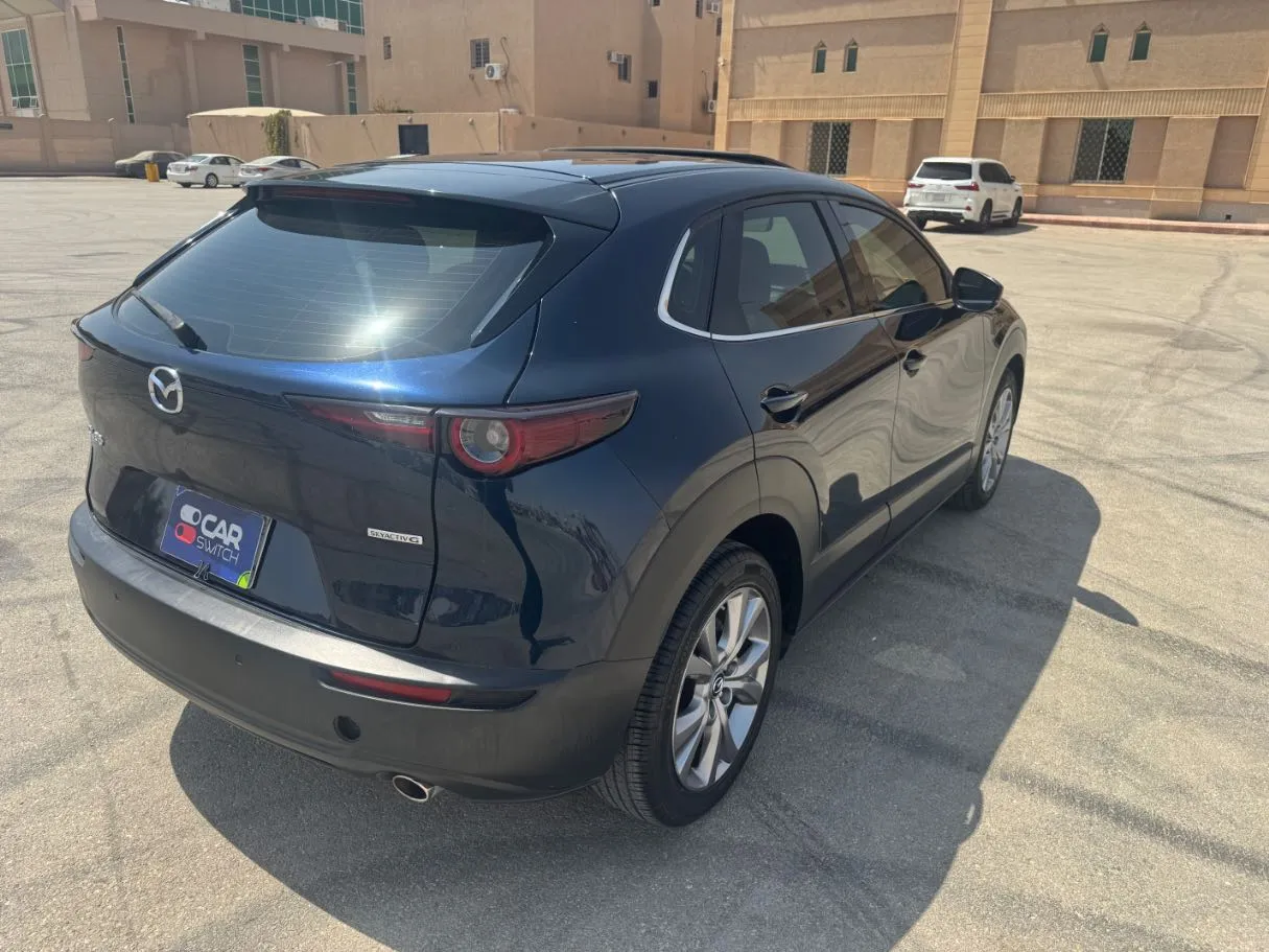 Car image 5