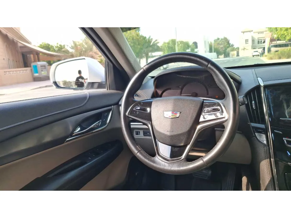 Car image 18