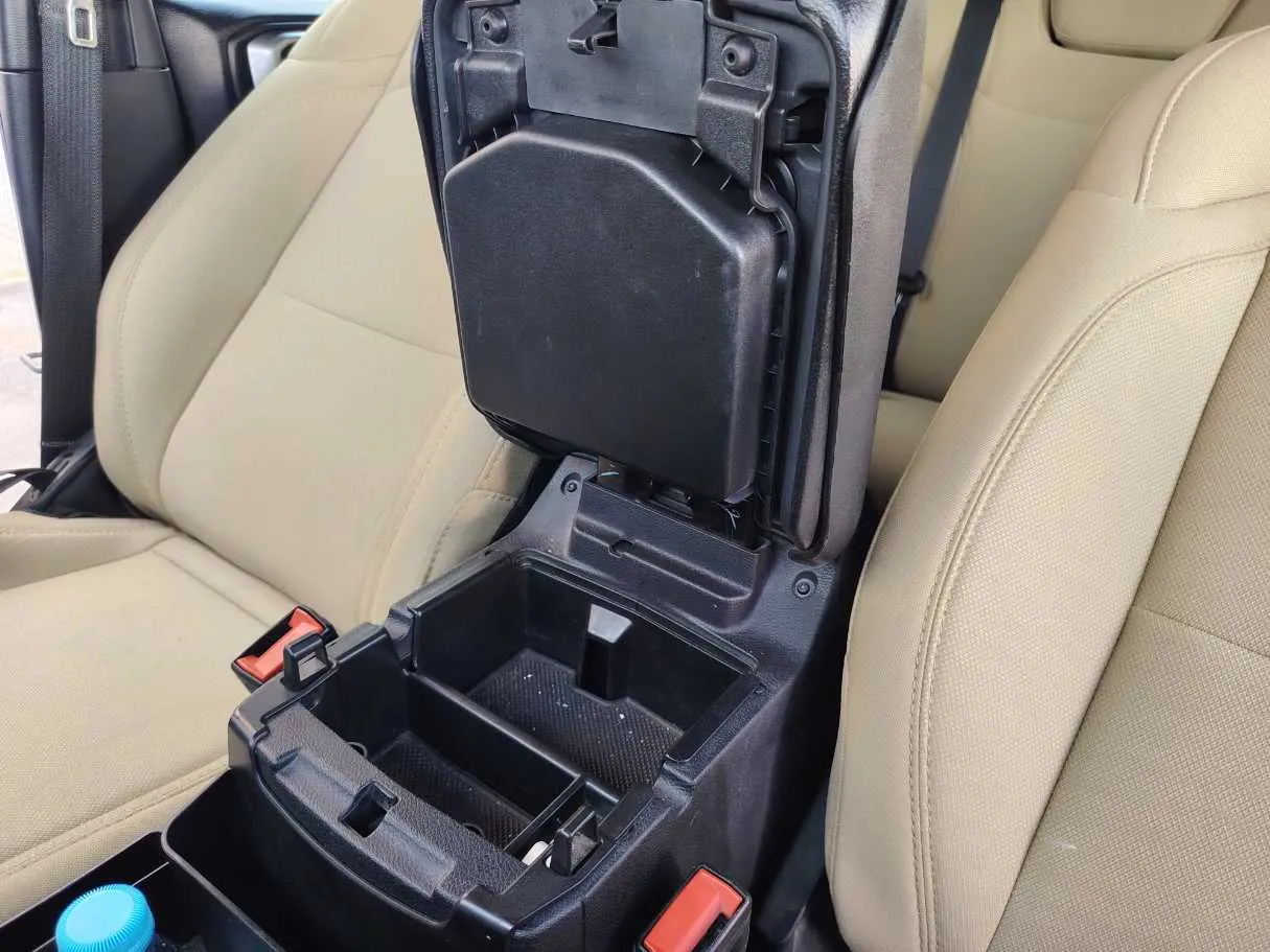 Car image 40