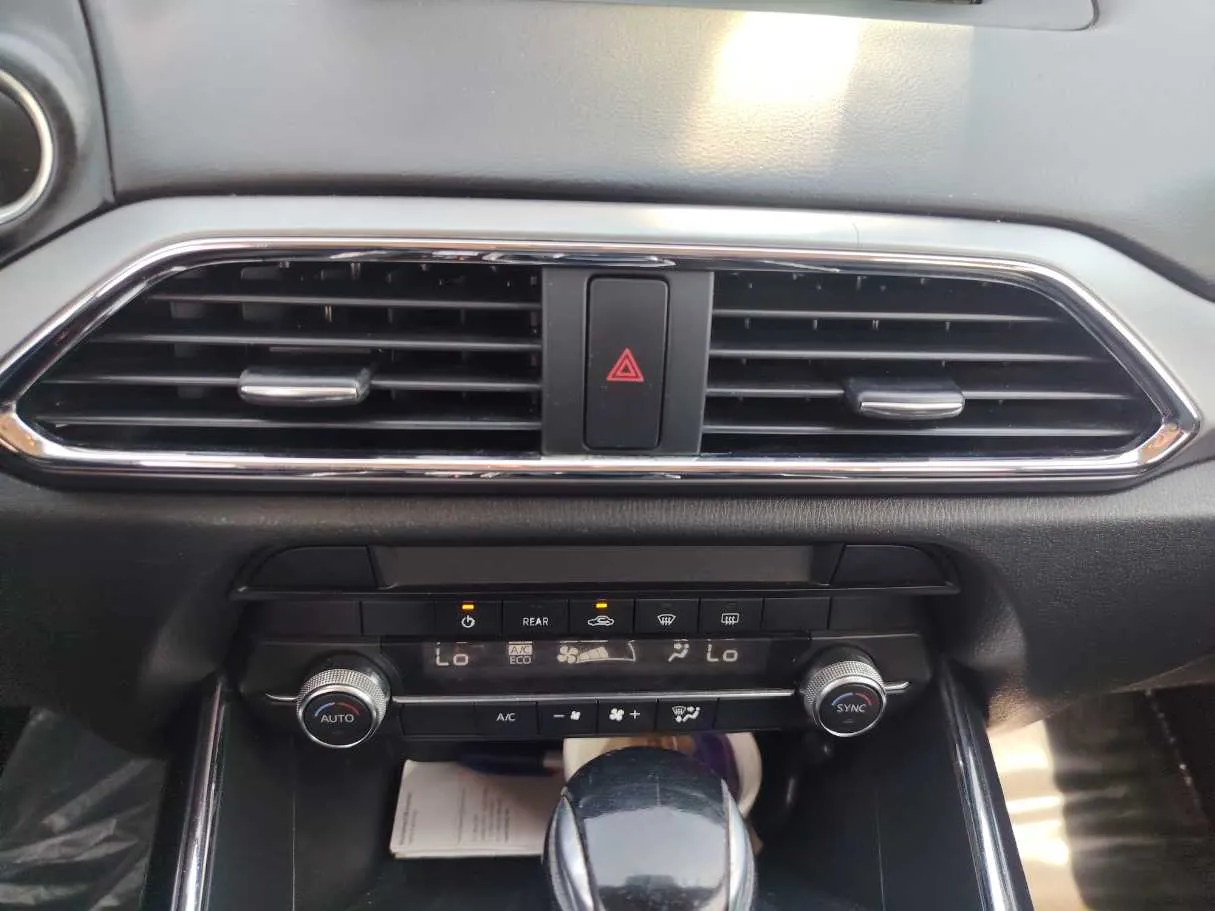 Car image 21