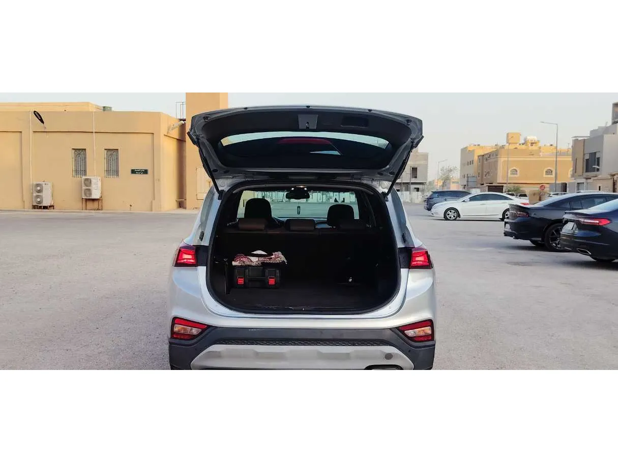 Car image 23