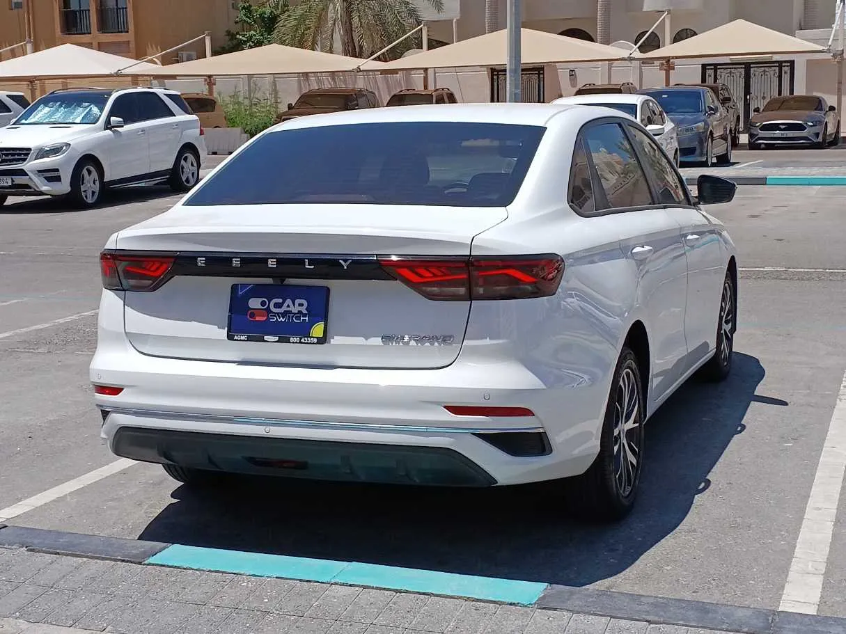 Car image 5