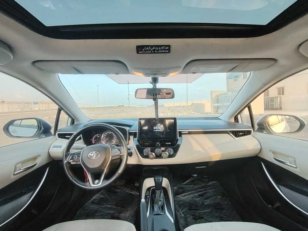 Car image 17