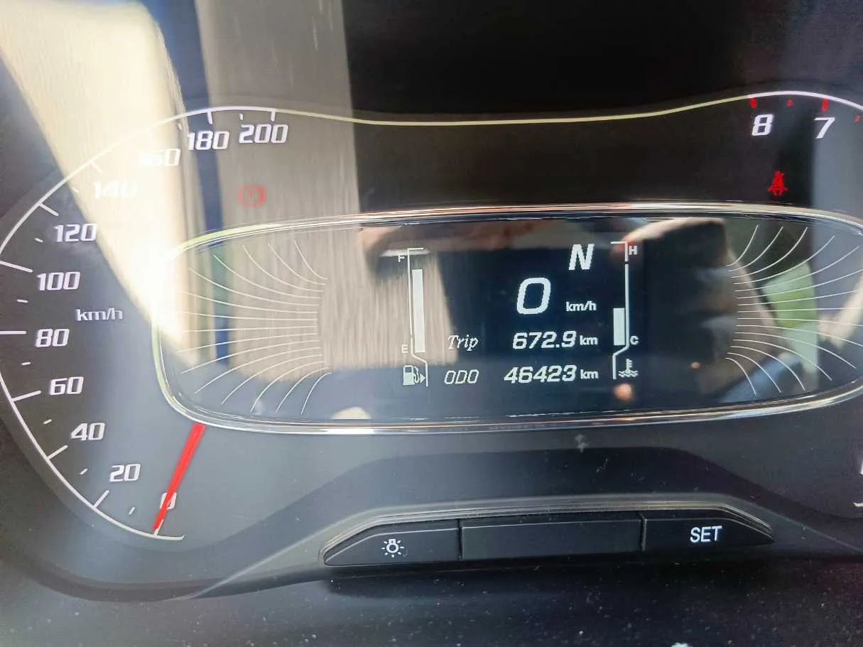 Car image 24