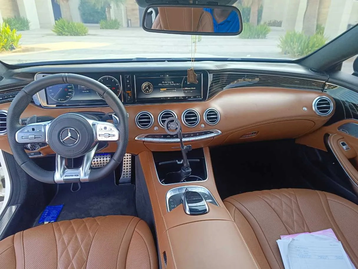 Car image 19