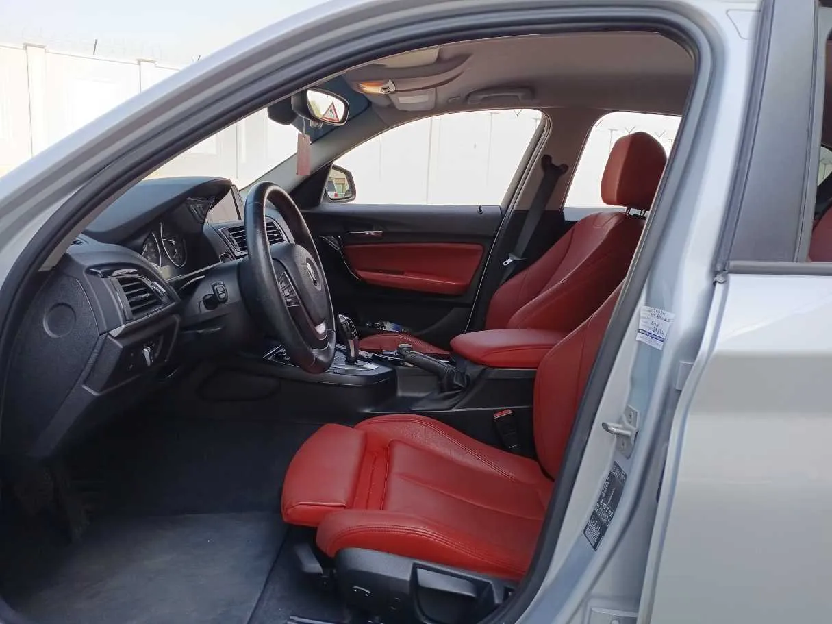 Car image 12