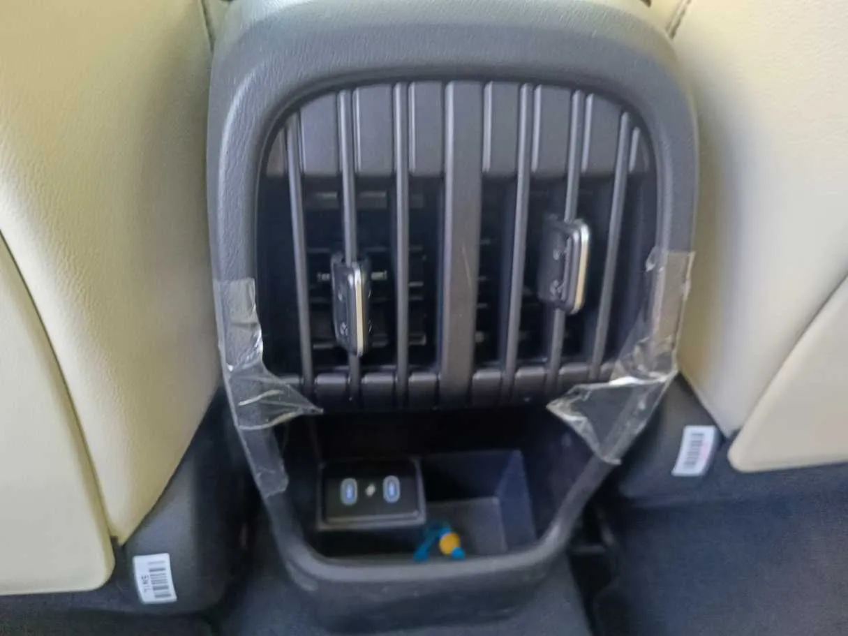 Car image 33