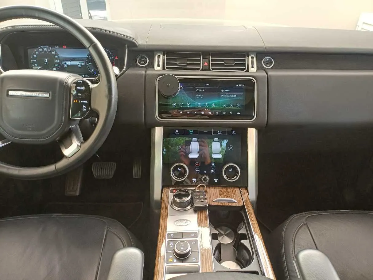 Car image 16