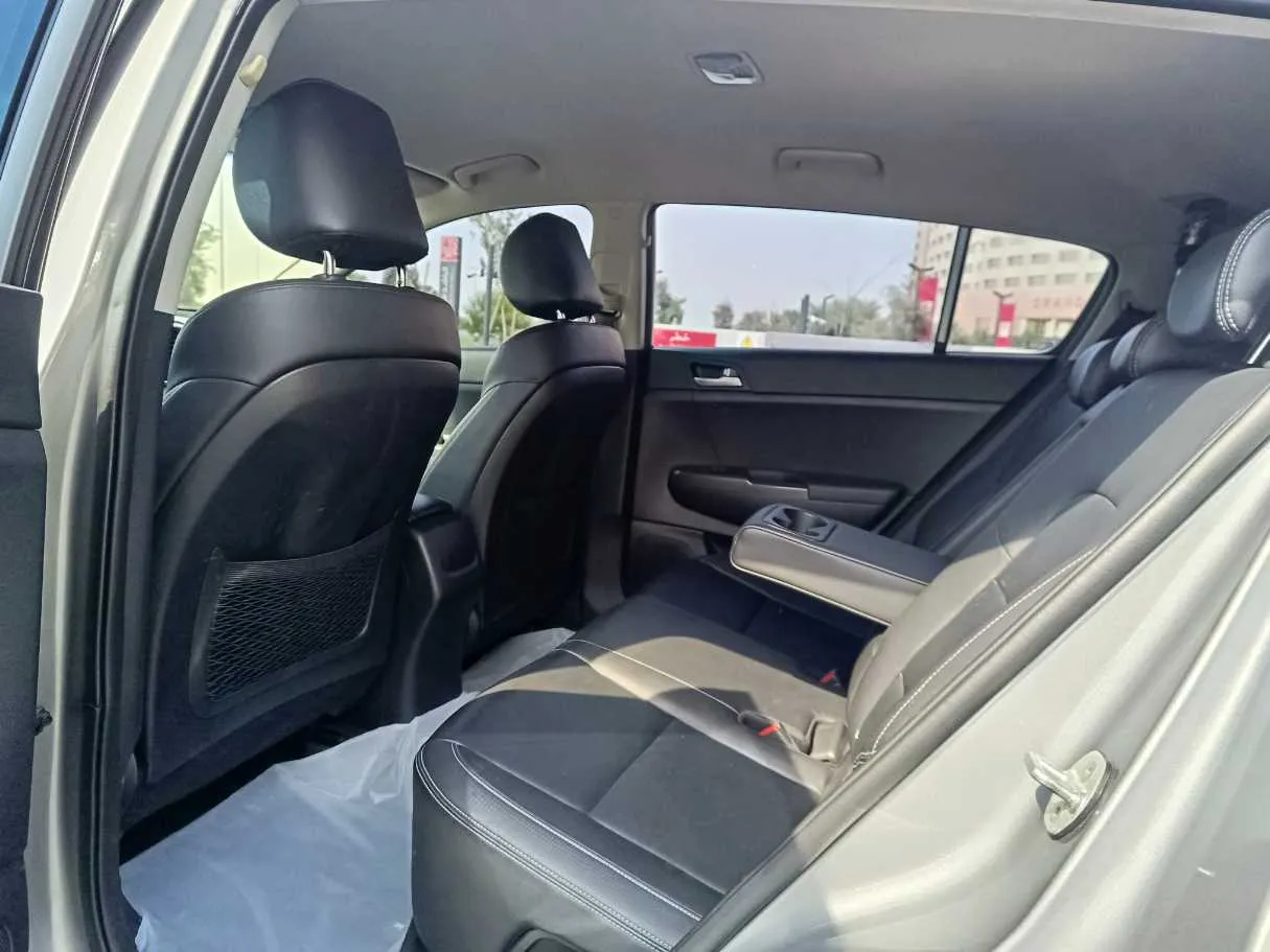 Car image 20