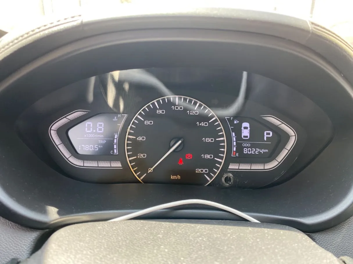 Car image 18