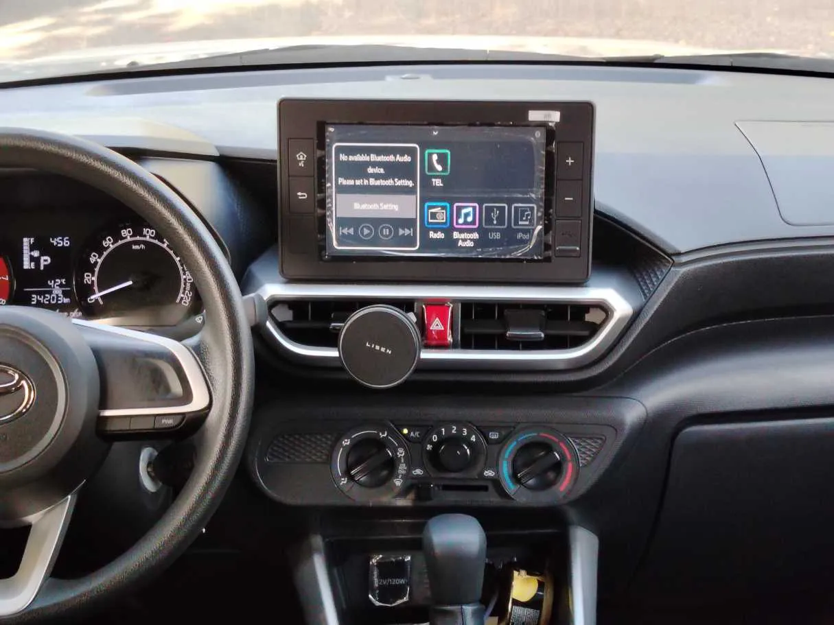 Car image 18