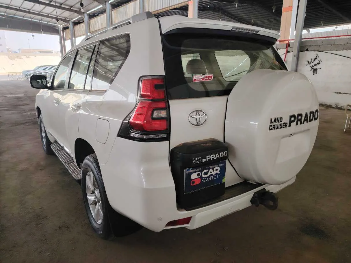 Car image 7