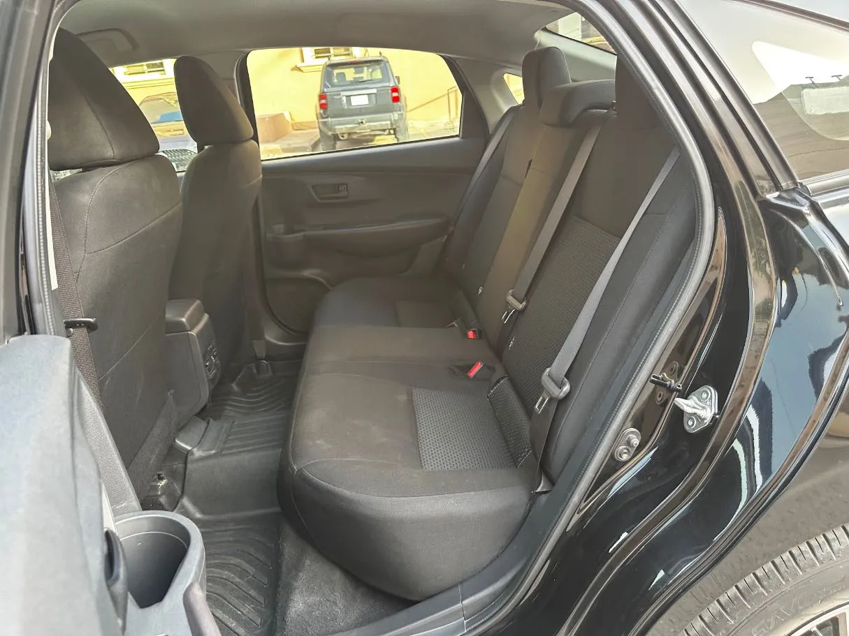 Car image 14