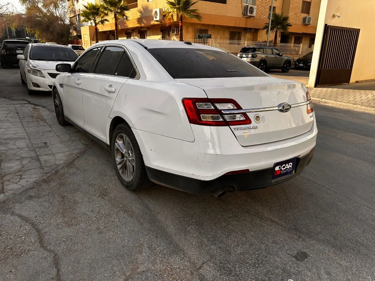 Car image 7