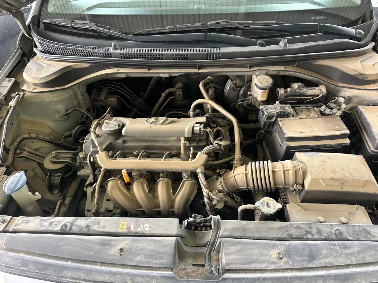 Car image 19