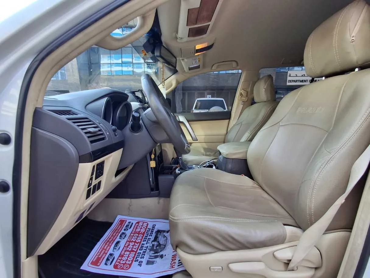 Car image 12