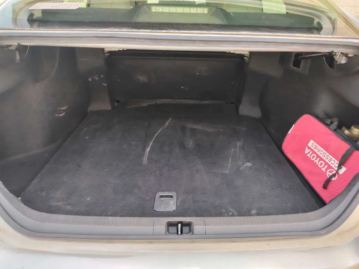 Car image 24