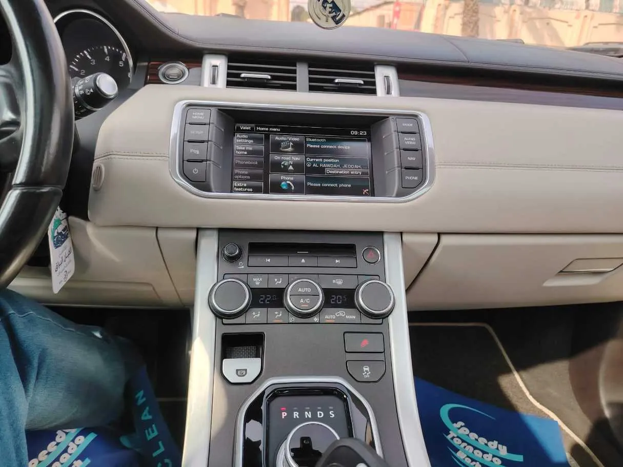 Car image 29