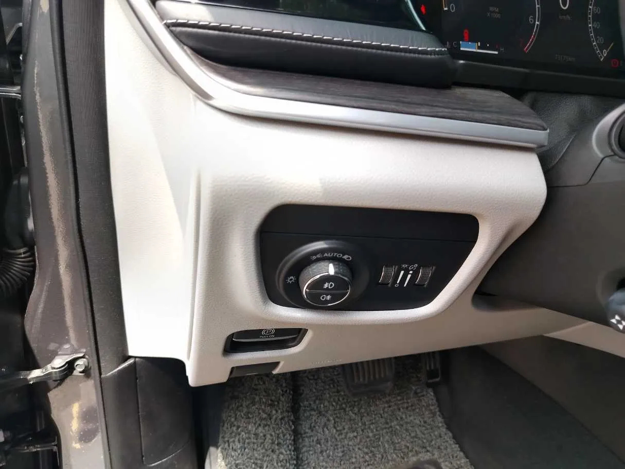 Car image 41