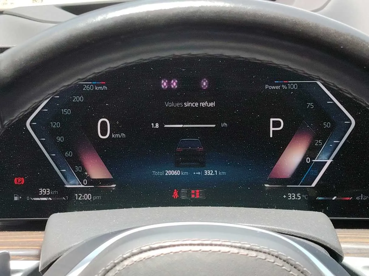 Car image 24