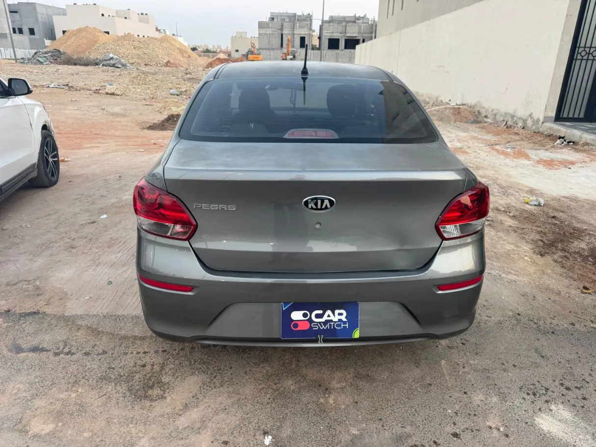 Car image 6