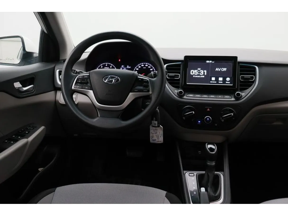 Car image 15