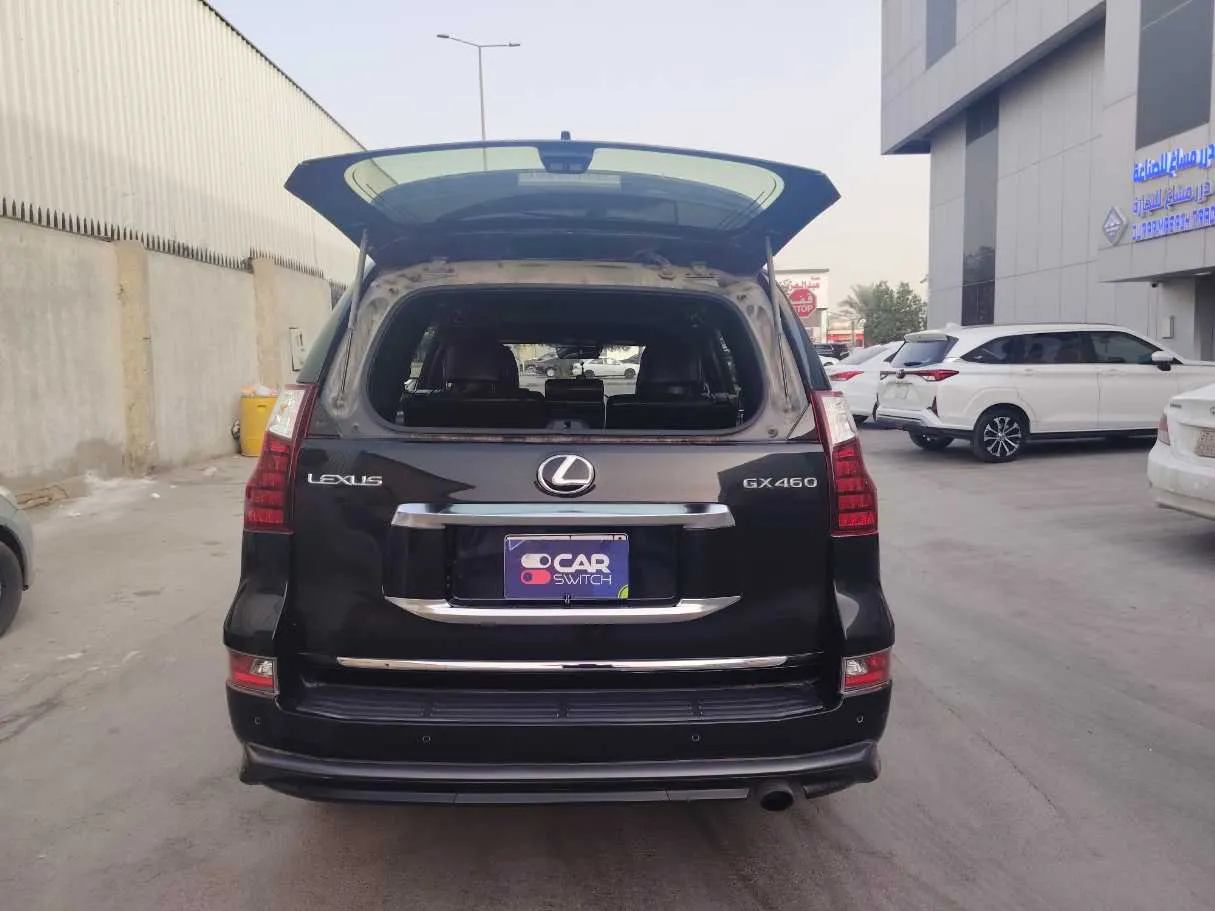 Car image 7