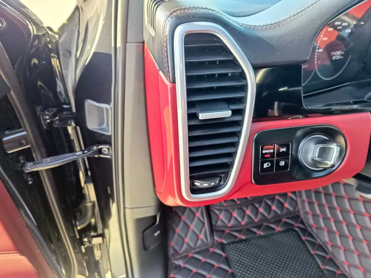 Car image 42