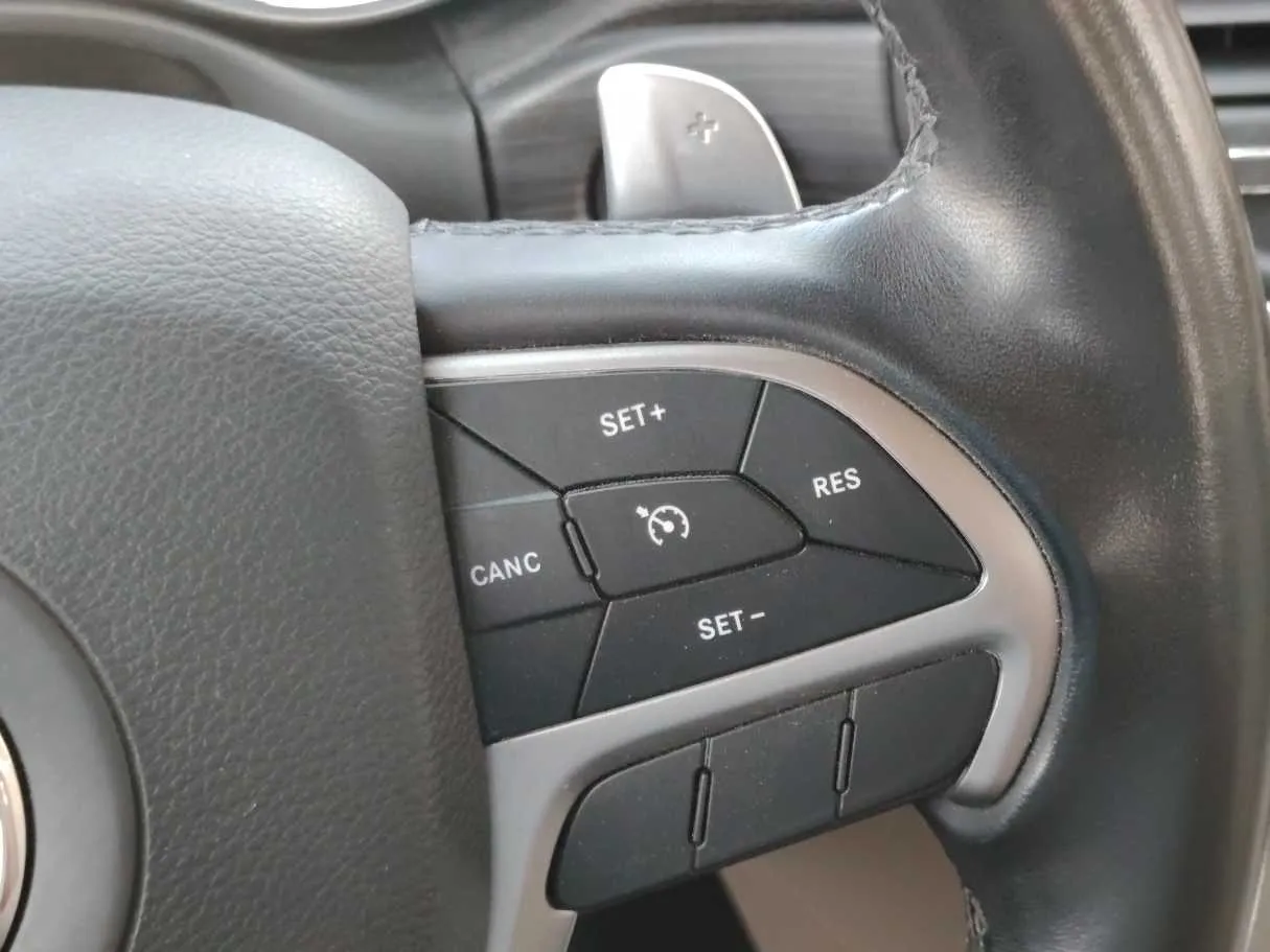Car image 28