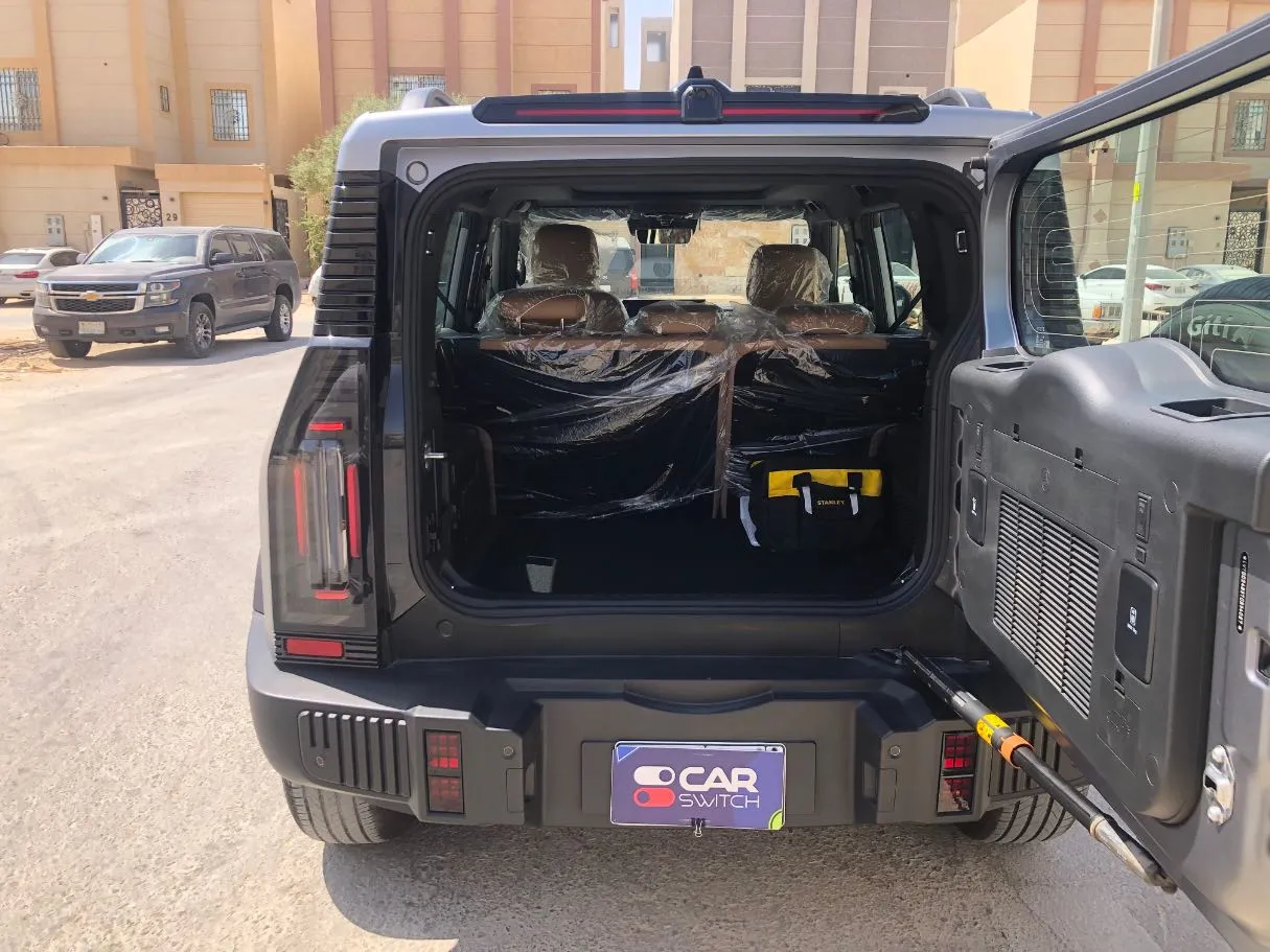 Car image 22