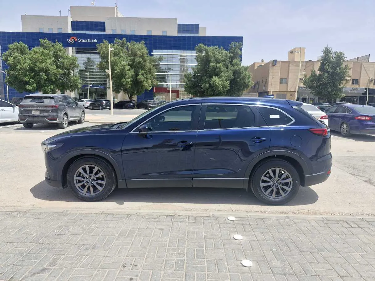 Car image 8