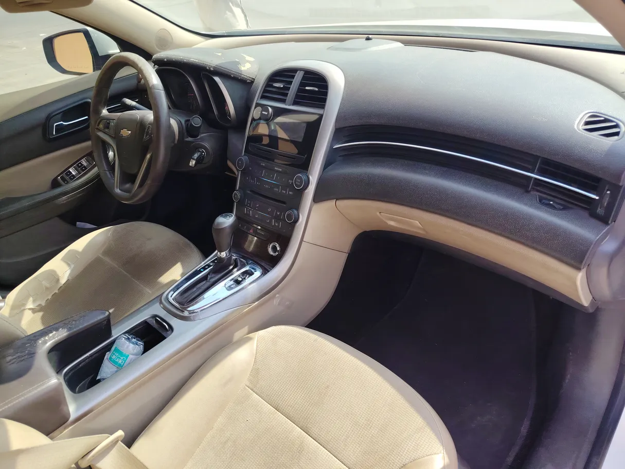 Car image 14