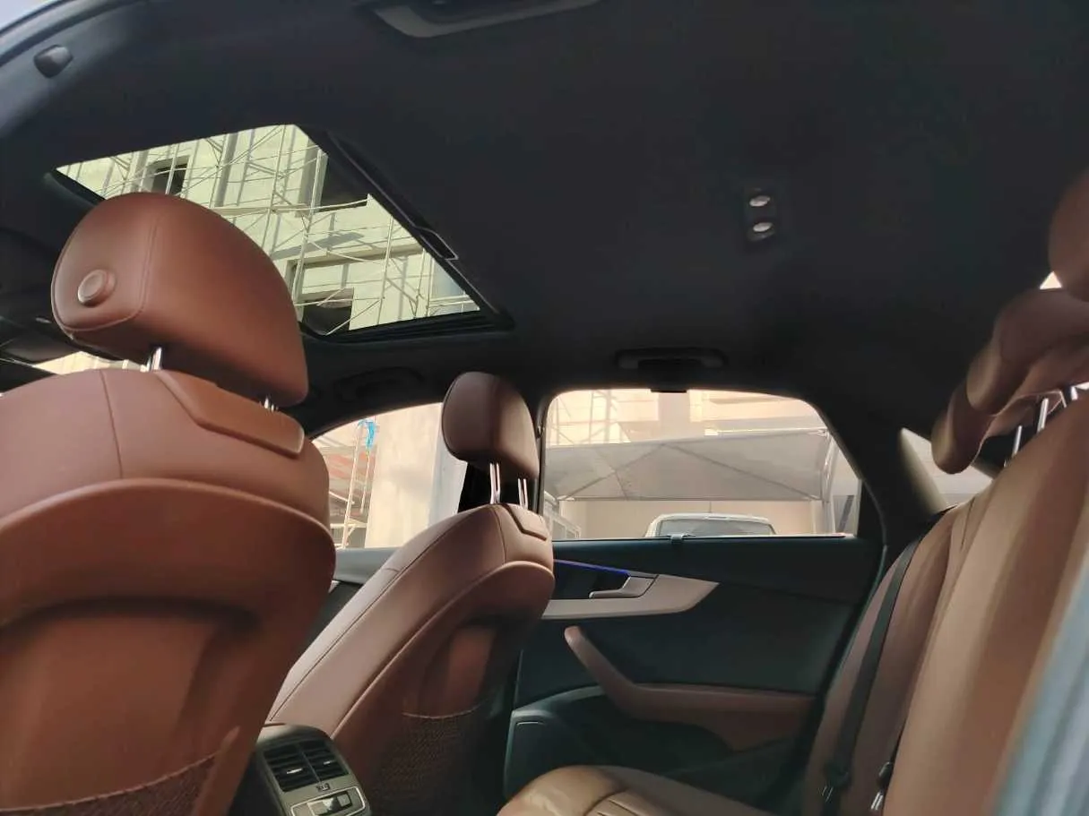 Car image 18