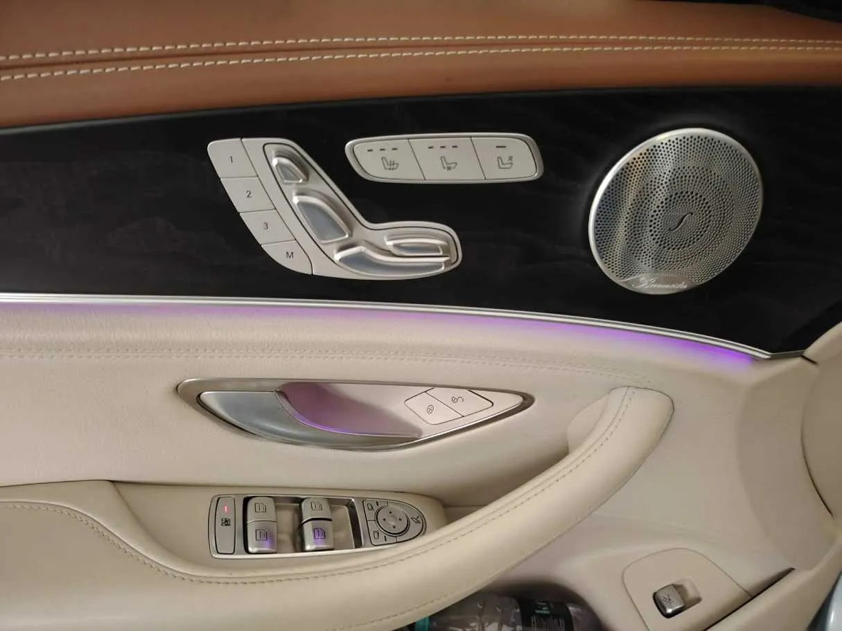 Car image 37