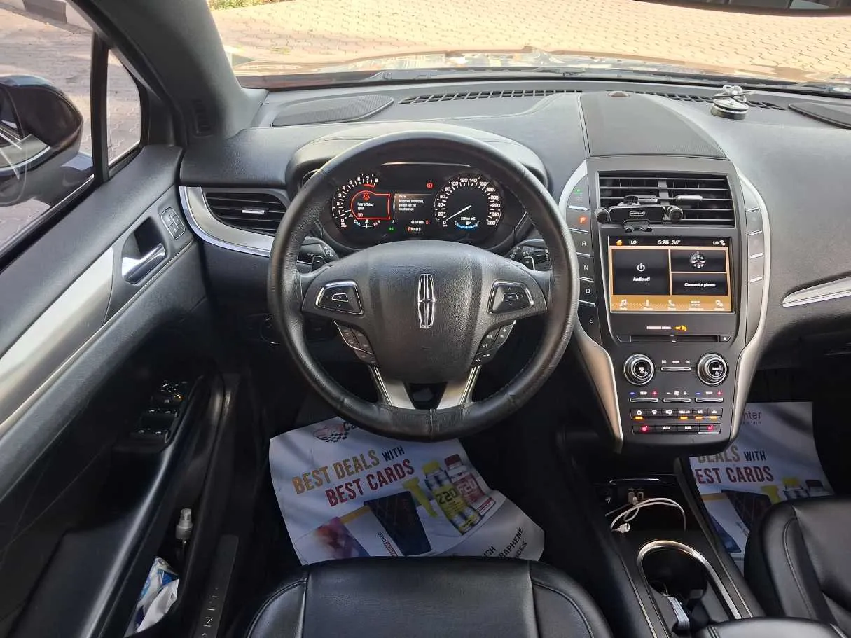 Car image 17